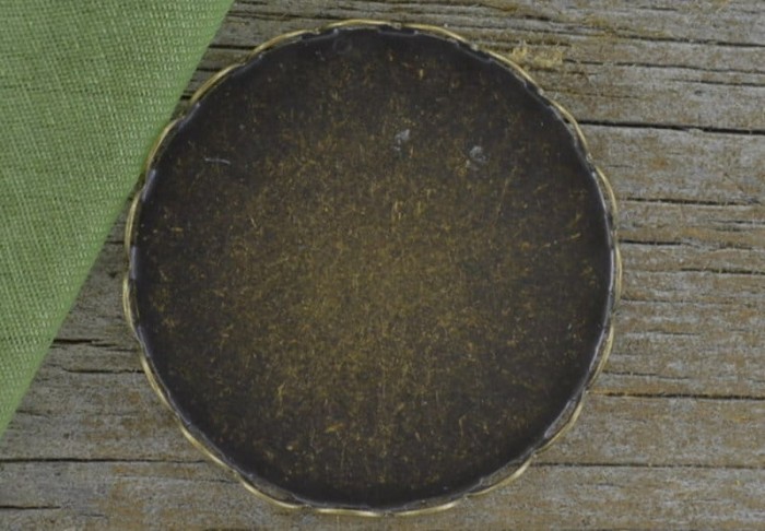 101137 Ozdobna baza medalionu w kolorze brązu na kaboszon 25mm 2szt