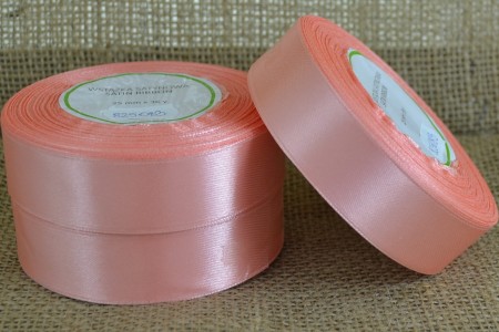 [825083] Wstążka satynowa 25mm 32mb łososioworóżowa jasna