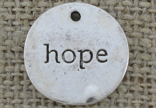 Zawieszka mała "hope" kolor srebrny