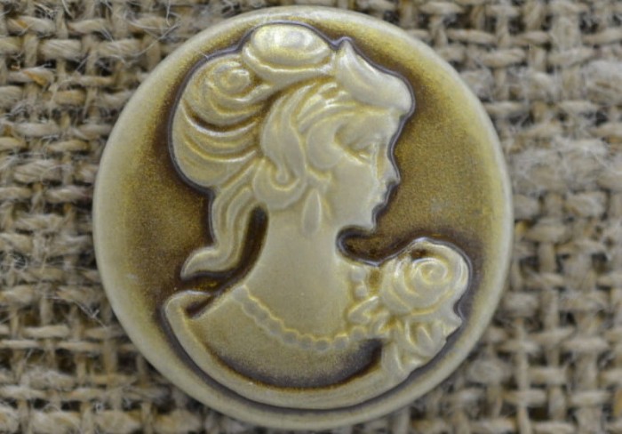 03606 Kamea klasyczna beżowa 20mm