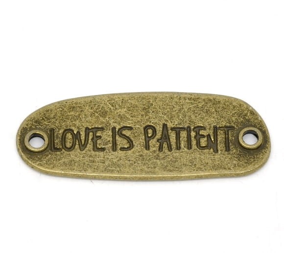 Zawieszka łącznik "Love is patient"