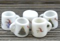61421 Miniaturowy kubek ceramiczny choinka 