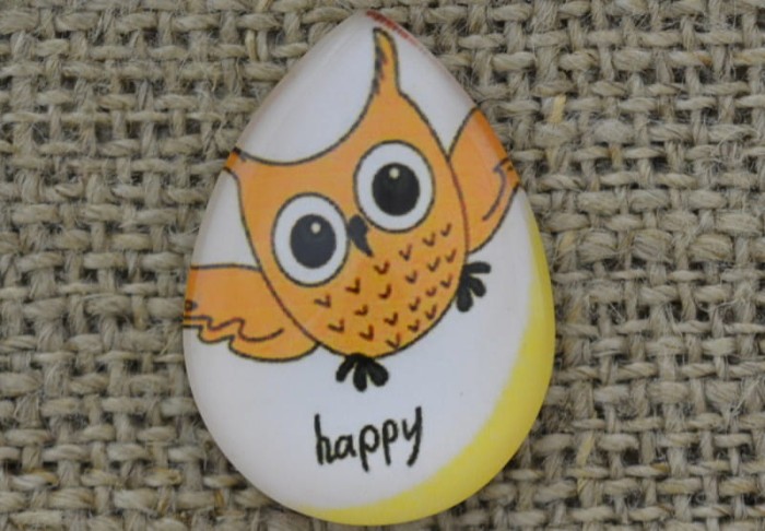 046371 Kaboszon szklany kropla z obrazkiem 25*18mm sowa happy
