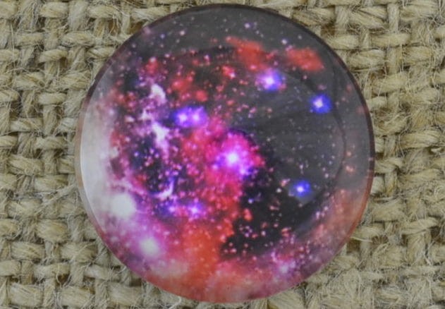 "[046284] Kaboszon z obrazkiem 16mm galaxy purpurowy"
