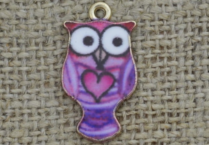 Zawieszka emaliowana sowa w kolorze fioletowym