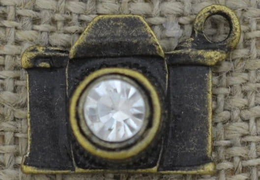 Zawieszka mała aparat z cyrkonią kolor brąz