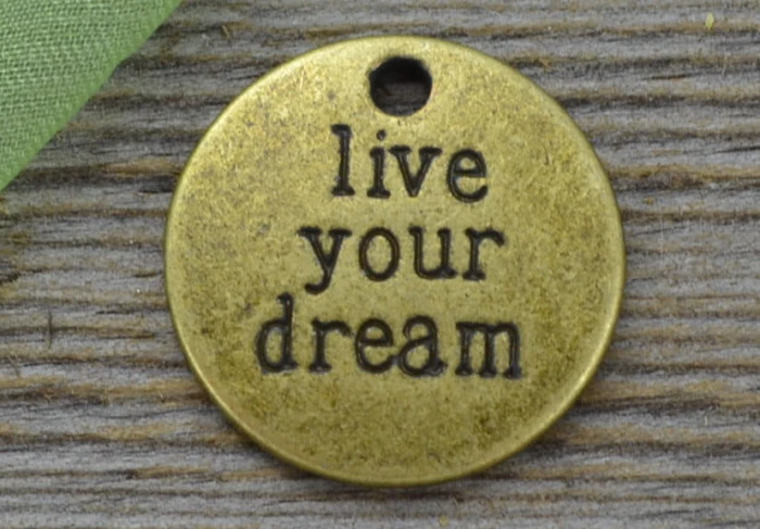 107235 Zawieszka mała moneta live your dream w kolorze brązu