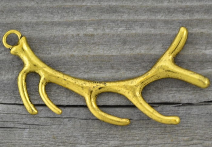 20803 Zawieszka duża rogi w kolorze starego złota