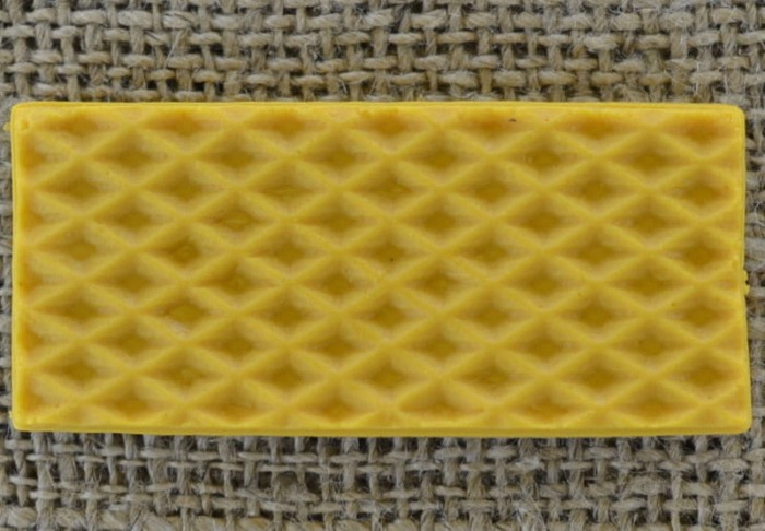 802511 Kaboszon z żywicy wafelek 43*20mm beżowy