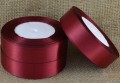[825031] Wstążka satynowa 25mm 32mb bordowa ciemna
