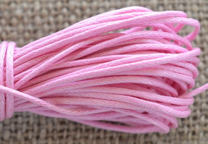 71757 Sznurek woskowany różowy 1mm 7 metrów