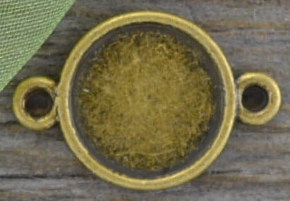 101115 Klasyczna baza medalionu łącznik w kolorze brązu na kaboszon 10mm 3szt