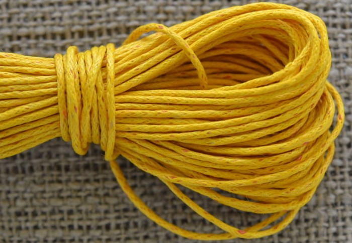 71707 Sznurek woskowany żółty 1mm 7 metrów
