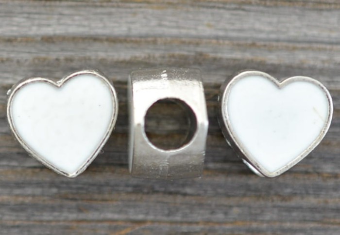 31246 Koralik modułowy serce w kolorze białym