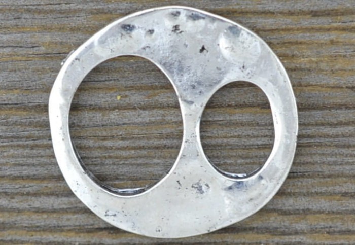 31288 Element ozdobny moneta w kolorze srebrnym 2szt