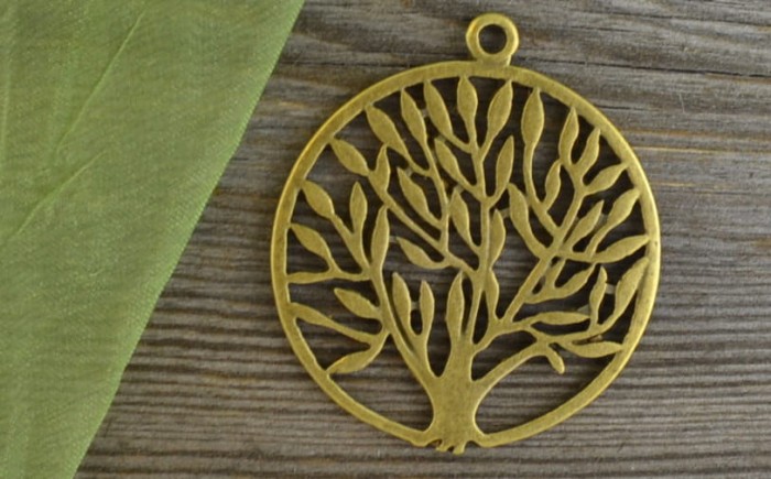 10821 Zawieszka duża drzewko w kole w kolorze brązu