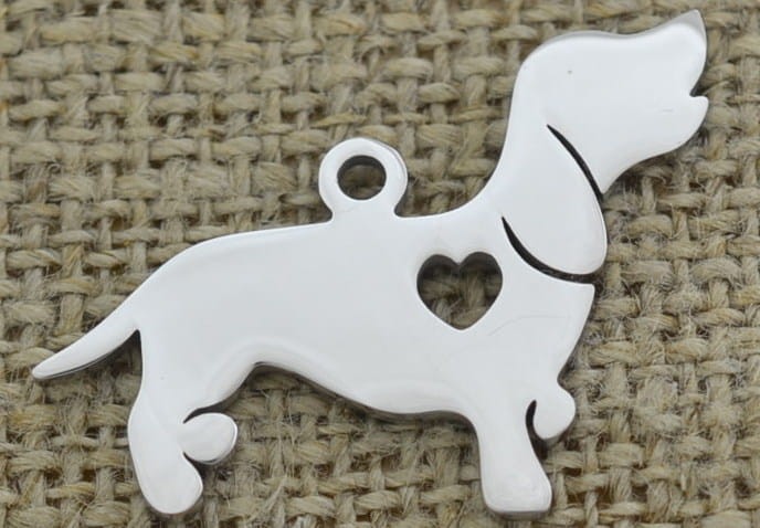 [307435] Zawieszka mała ze stali nierdzewnej pies w kolorze srebrnym