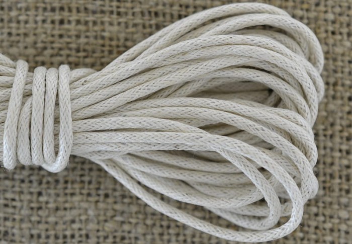 71776 Sznurek woskowany beżowy 1,5mm 4 metry