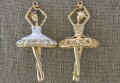 20853 Zawieszka duża emaliowana baletnica z cyrkoniami w kolorze złotym