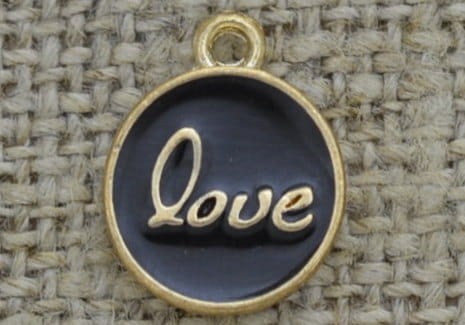 Zawieszka emaliowana moneta "love" czarna