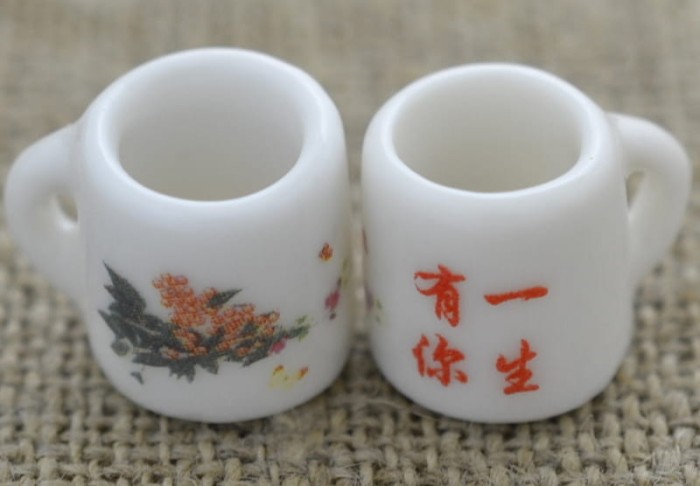 {614112} Miniaturowy kubek ceramiczny stroik