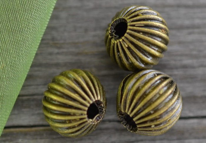 {17145} Koralik ozdobny w kolorze brązu 10mm