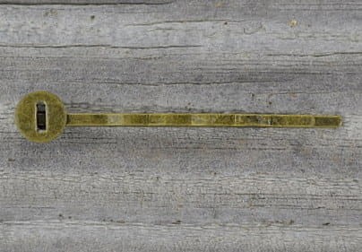 10501 Klasyczna baza wsuwki w kolorze brązu z płaską tarczą 8mm 2szt