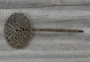 10518 Ozdobna baza wsuwki z ażurową tarczą w kolorze brązu