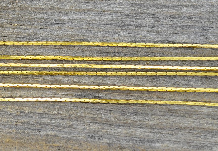 21107 Łańcuszek snake 0,9*0,6mm w kolorze złota