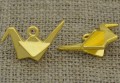 [207156] Zawieszka mała ptak origami w kolorze złotym