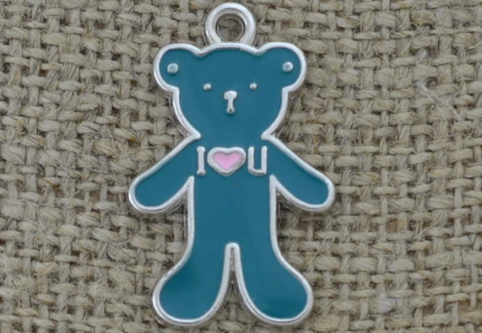 Zawieszka emaliowana miś w kolorze turkusowym