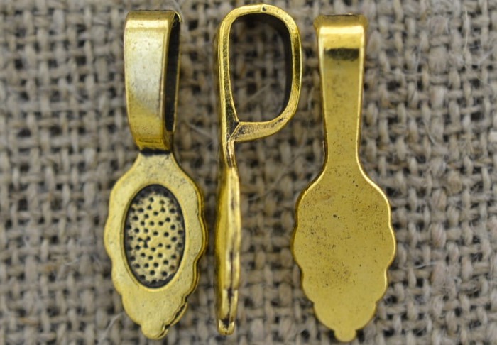 27125 Krawatka klasyczna do naklejania 26mm w kolorze złotym