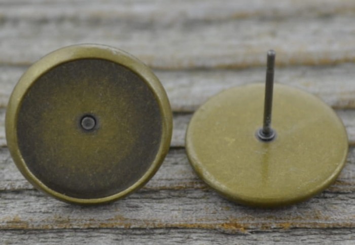 10406 Klasyczna baza kolczyka wkrętka w kolorze brązu na kaboszon 12mm 