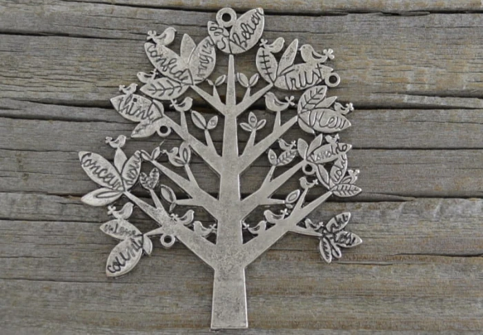 {30862} Zawieszka duża drzewo w kolorze srebrnym