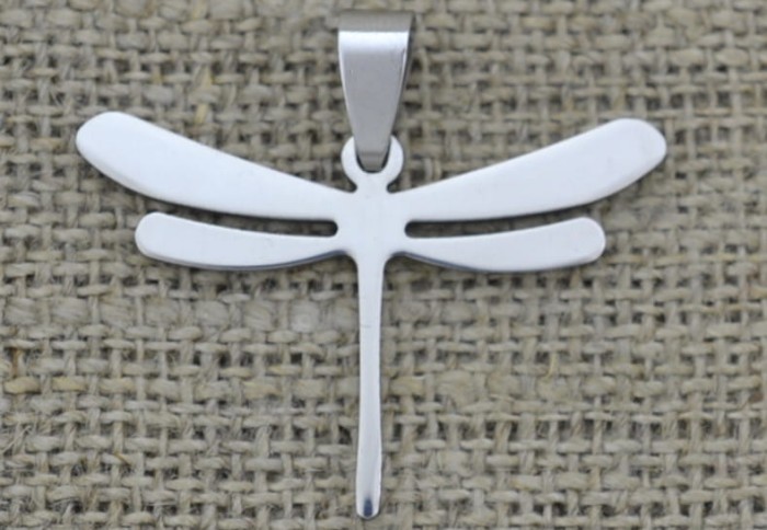 30784 Zawieszka mała ważka w kolorze srebrnym