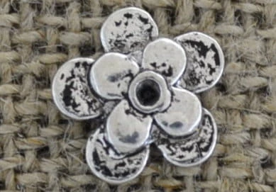 312138 Element ozdobny kwiatek w kolorze srebra