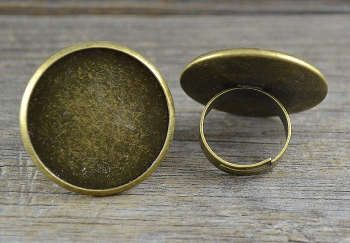 10374 Klasyczna baza pierścionka w kolorze brązu na kaboszon 27mm