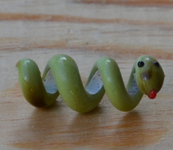 Lampwork wężyk pistacjowy