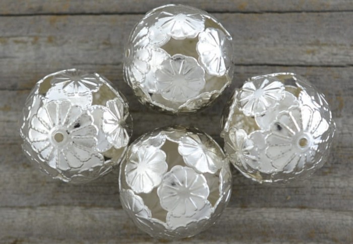  312102 Koralik ozdobny w kolorze srebra 20mm