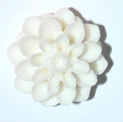 Kaboszon kwiatuszek 15mm biały
