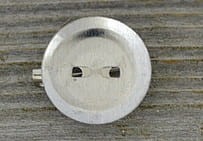 50208 Klasyczna baza broszki w kolorze srebra na kaboszon 18mm