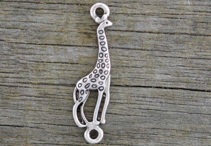 31233 Element ozdobny łącznik żyrafa w kolorze srebra 2szt