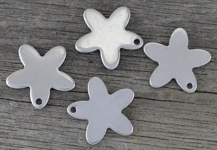 {307110} Zawieszka ze stali nierdzewnej gwiazdka