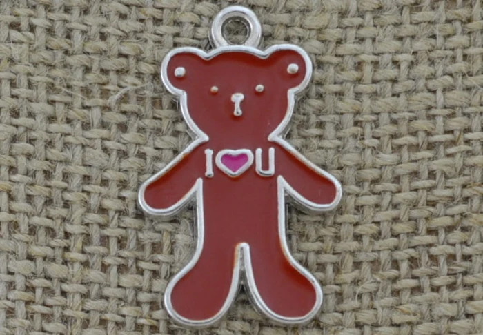 Zawieszka emaliowana miś w kolorze czerwonym