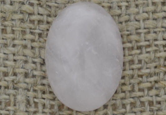 Kaboszon kwarcowy owalny 18*13mm bladoróżowy