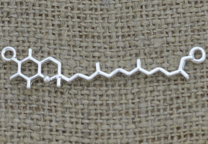 Łącznik ozdobny związek chemiczny kolor srebrny