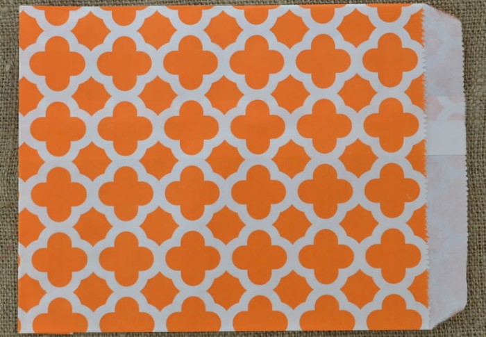 73427 Torebka papierowa biała w pomarańczowe kwiaty 2szt