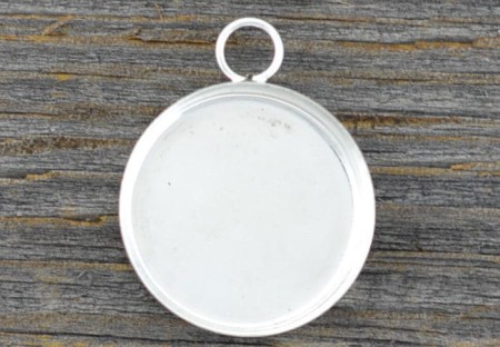 [50116] Baza medalionu kolor srebra kaboszon 18mm