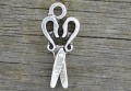 307120 Zawieszka mała nożyce w kolorze starego srebra 2szt