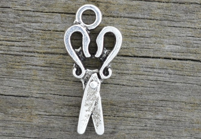 307120 Zawieszka mała nożyce w kolorze starego srebra 2szt
